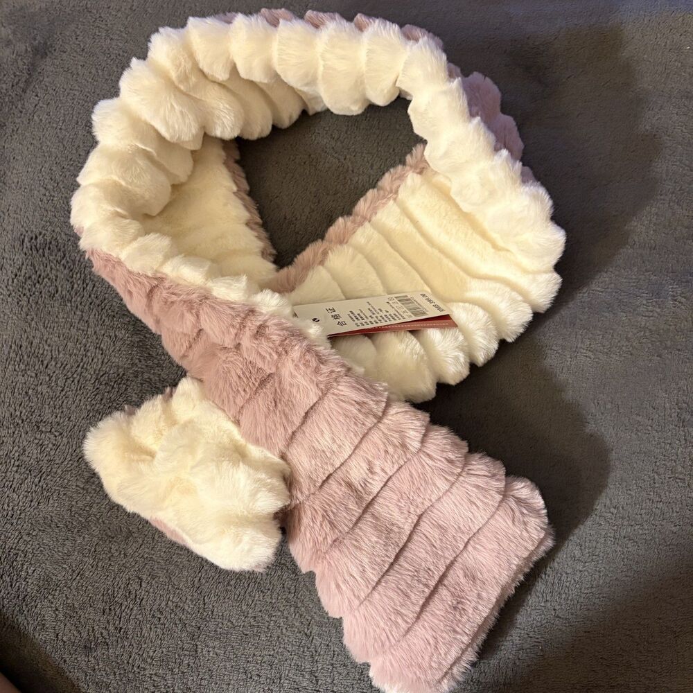 Story Of Shanghai Otter Rabbit Like Fabric‎ Scarf NWT